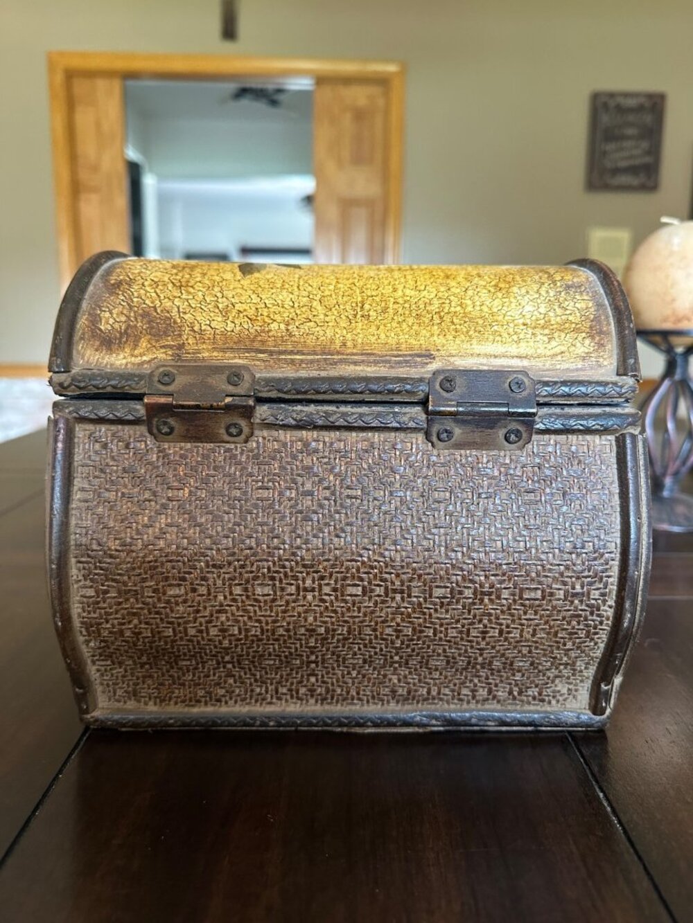 Handcrafted Vintage-Look Wooden Chest With Bird Design & Rustic Crackle Finish - Picture 3 of 16